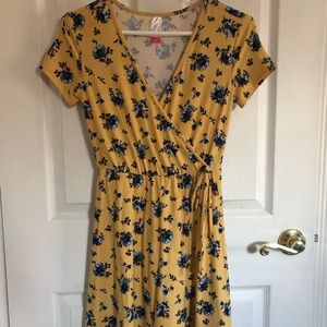 Floral short sleeve yellow dress